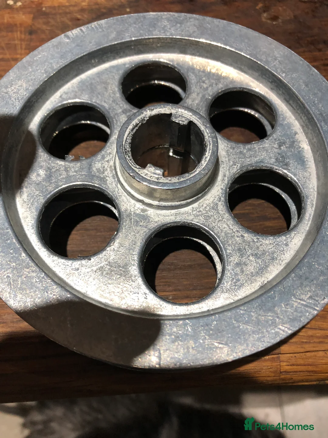 Gallery Image {{count}}