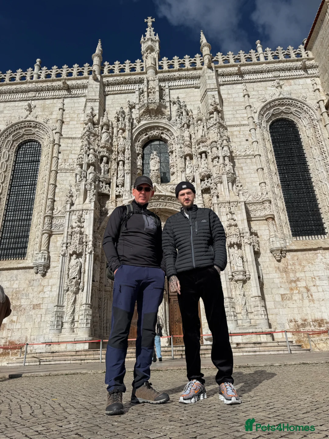 Gallery Image {{count}}