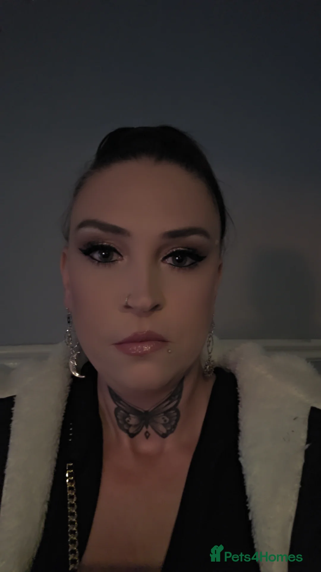 Gallery Image {{count}}