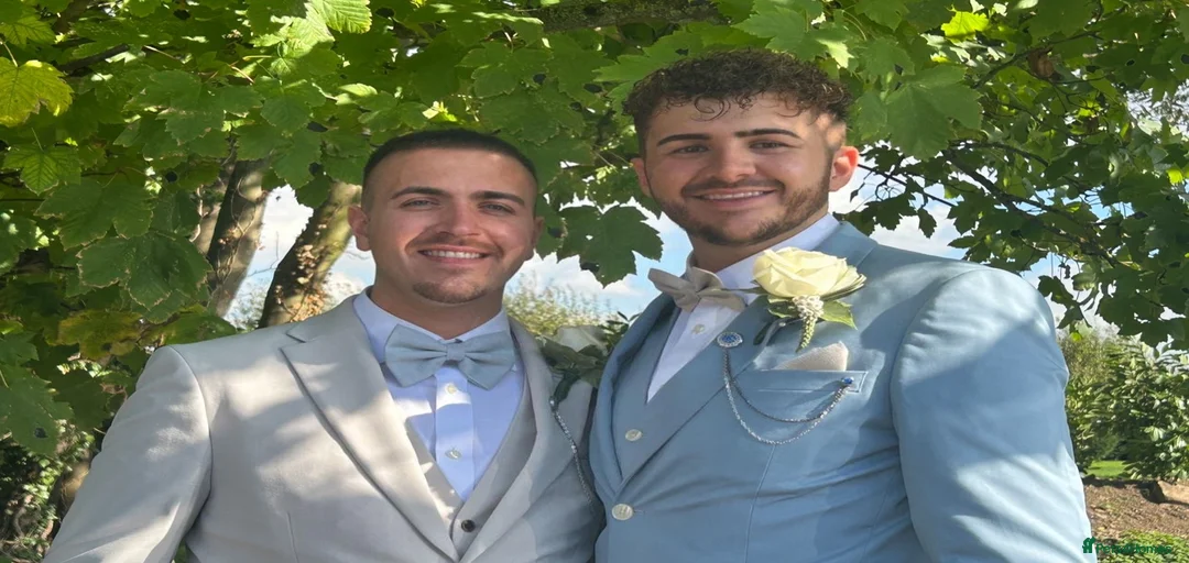 Gallery Image {{count}}