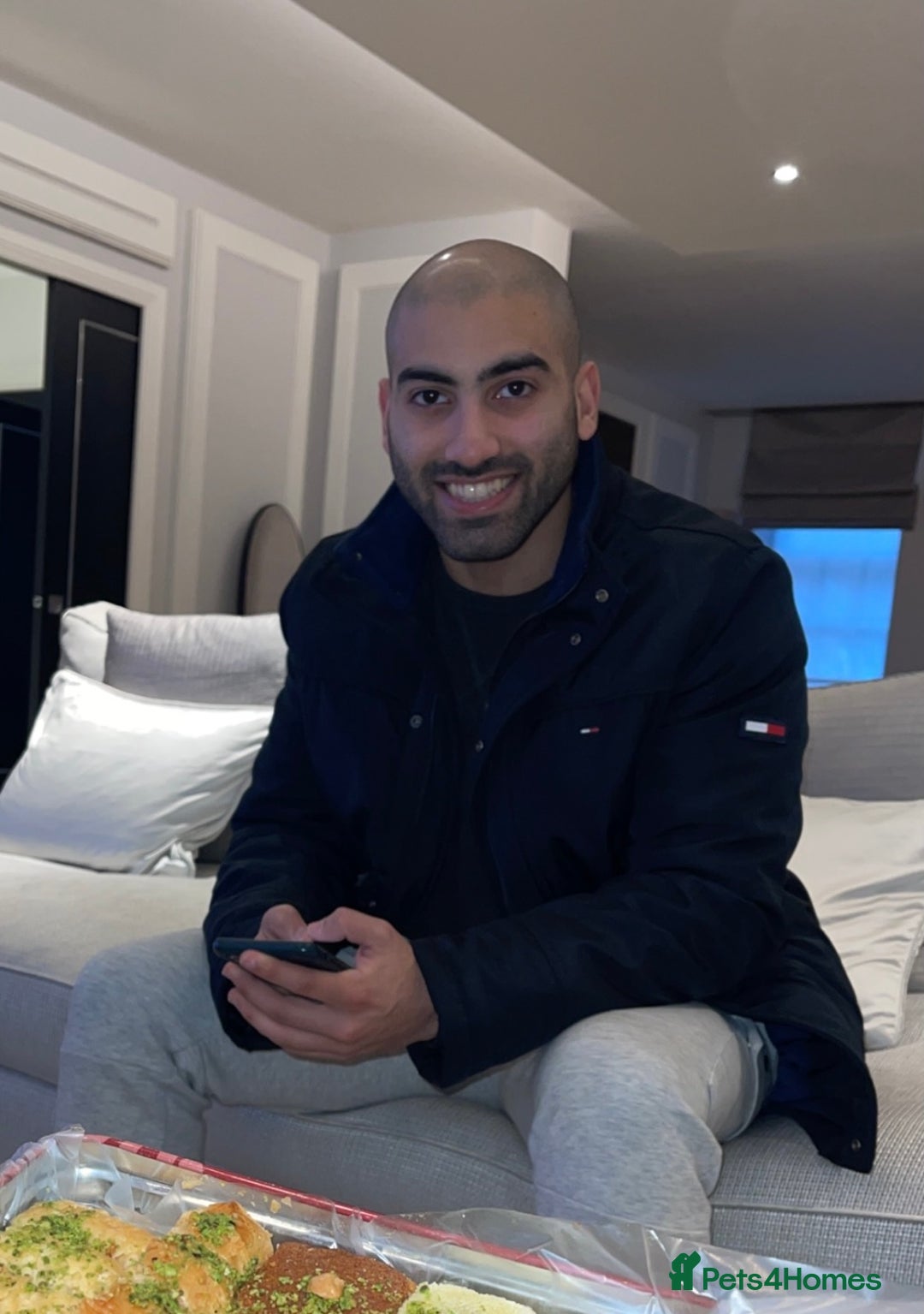 Gallery Image {{count}}