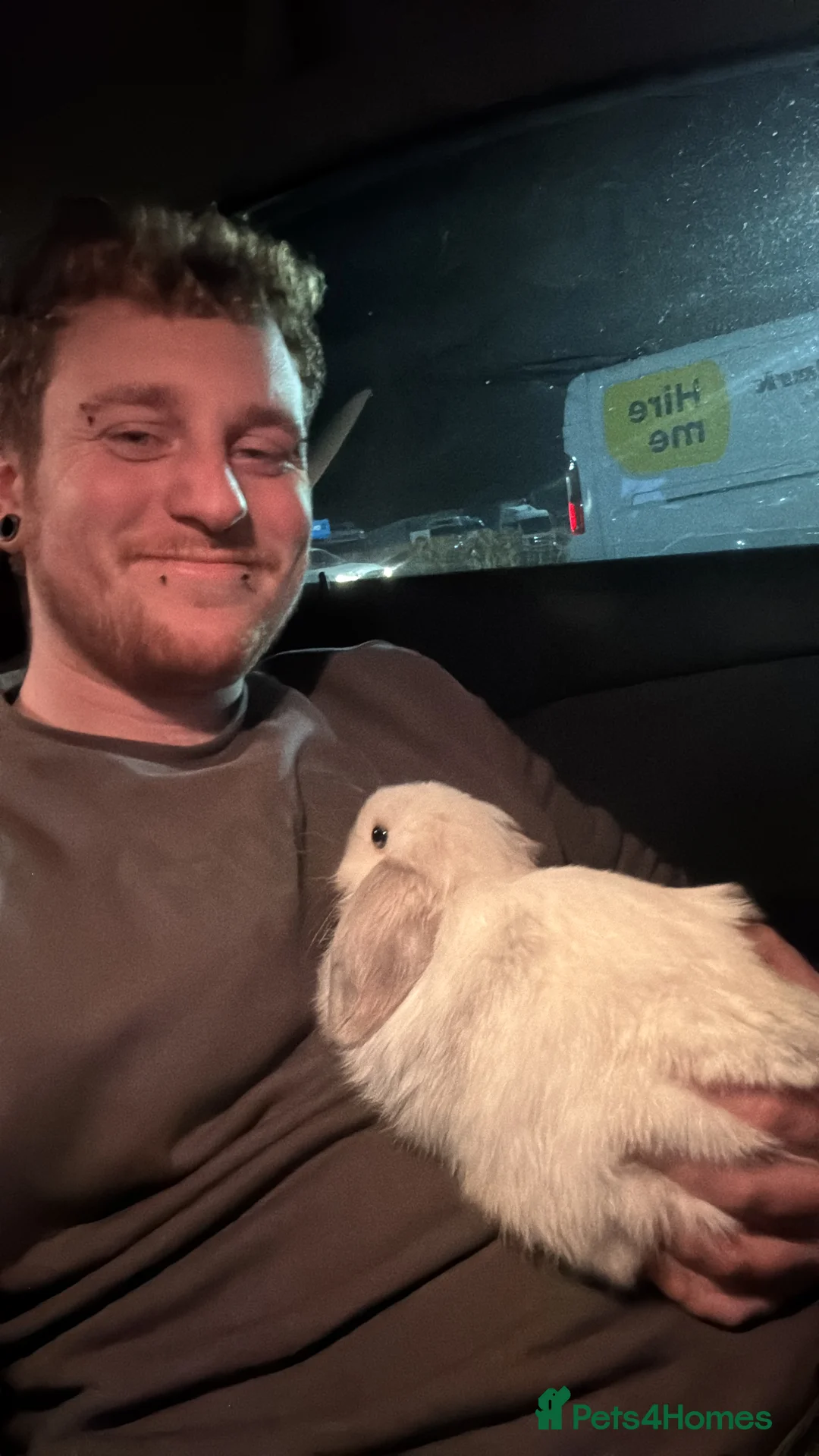 Gallery Image {{count}}