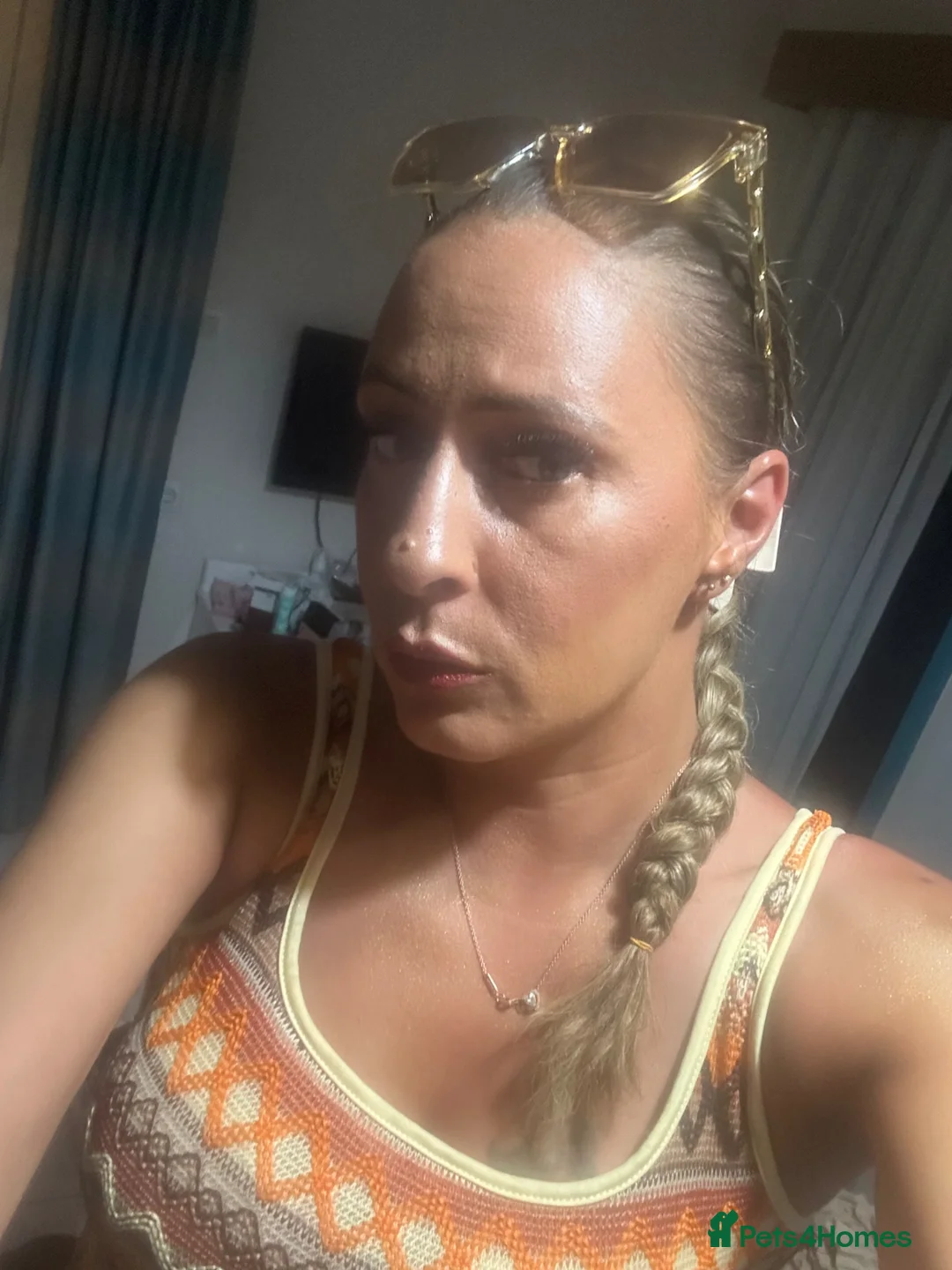 Gallery Image {{count}}