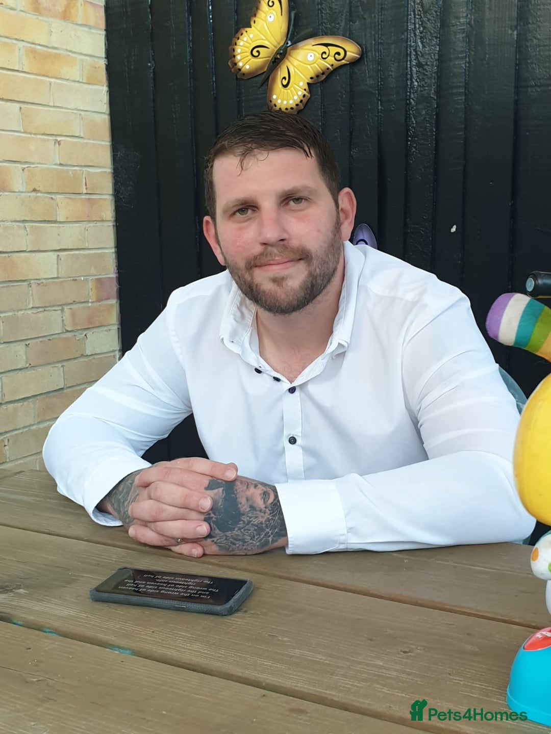 Gallery Image {{count}}