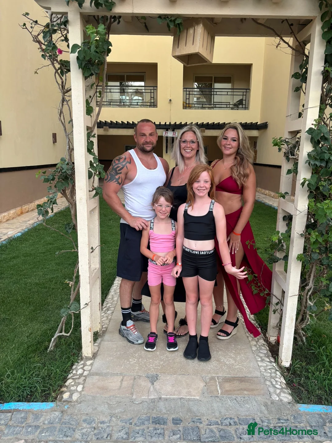 Gallery Image {{count}}